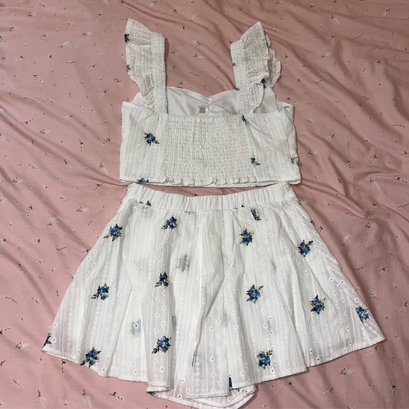 Ruffled Floral two-piece set - Picture 6 of 6